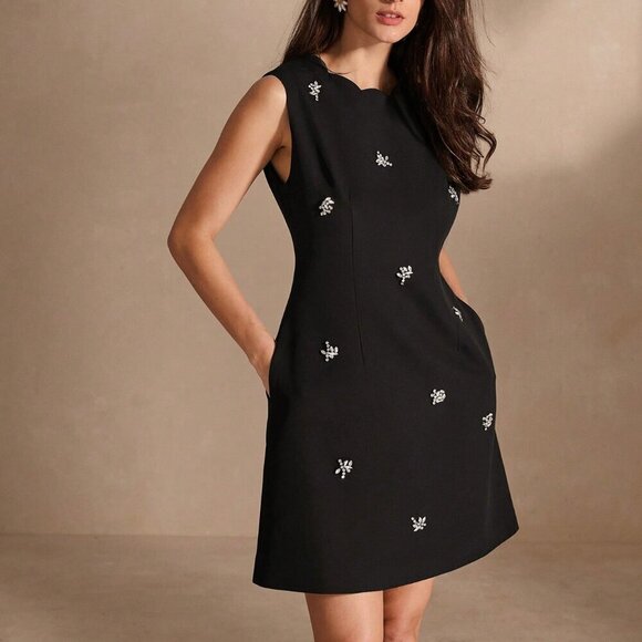 Black Elegant Women's Round Neckline Sleeveless Dress - Picture 2 of 7